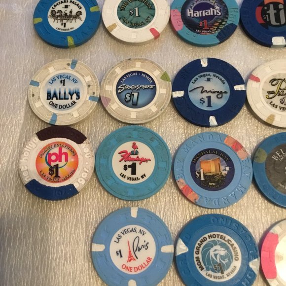 Las Vegas Casino chip collection Games Very Cool Colorful Lot Of 22